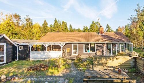 Three-Bedroom Holiday Home 