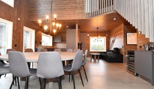 Four-Bedroom Holiday Home