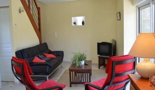 Three-Bedroom Holiday Home 