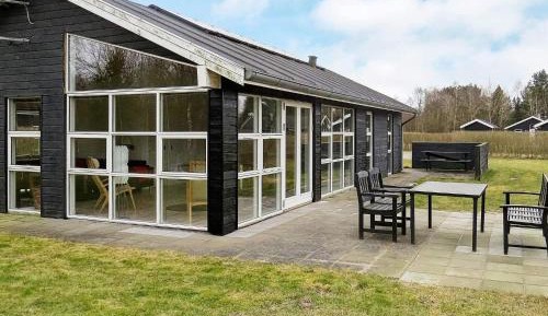 Three-Bedroom Holiday Home 