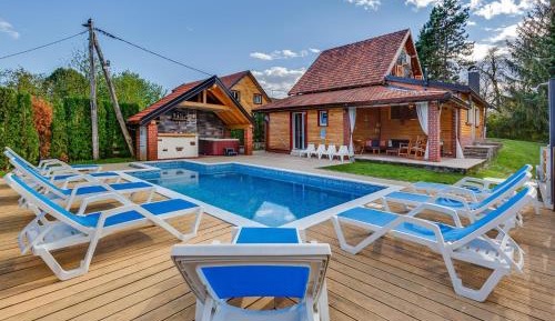 Three-Bedroom Holiday Home 