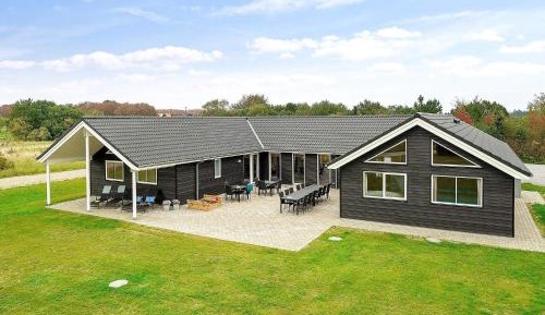 Nine-Bedroom Holiday Home