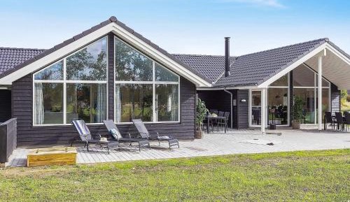 Six-Bedroom Holiday Home