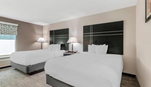 Queen Room with Two Queen Beds - Non-Smoking