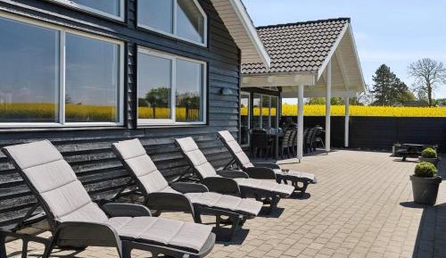 Seven-Bedroom Holiday Home
