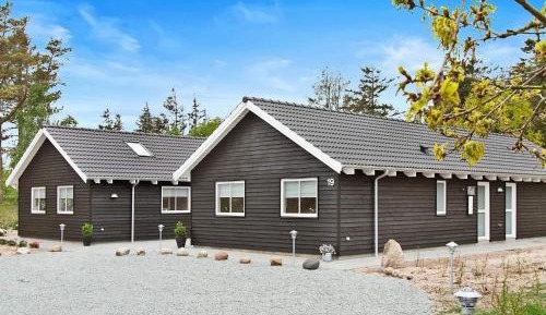 Eight-Bedroom Holiday Home