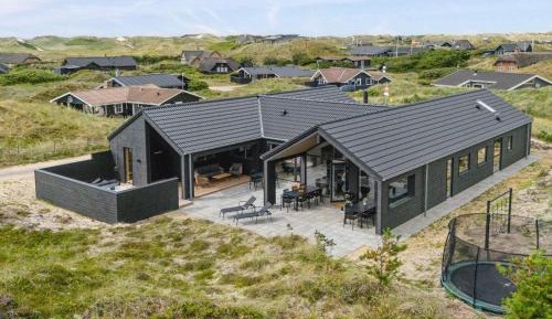 Seven-Bedroom Holiday Home