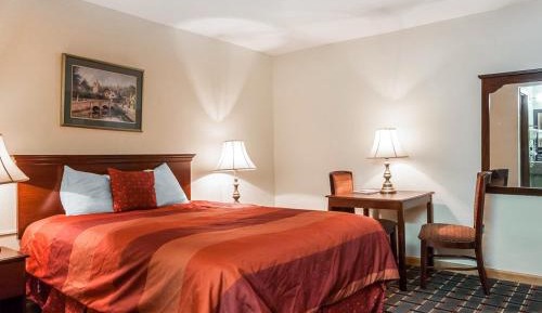 Queen Room