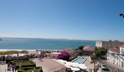 Two-Bedroom Apartment with Balcony and Sea View
