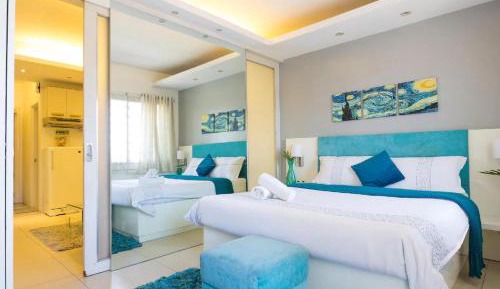 Deluxe One-Bedroom Apartment with City View