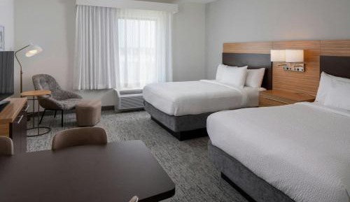 Studio with Two Queen Beds - Hearing Accessible