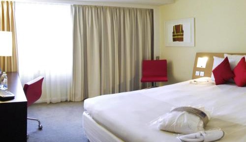 Executive Queen Room with Sofa