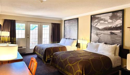 Deluxe Queen Room with Two Queen Beds