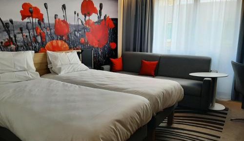 Superior Triple Room with Two Single Beds and One Sofa 