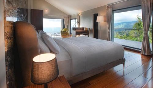 King Room with Mountain View