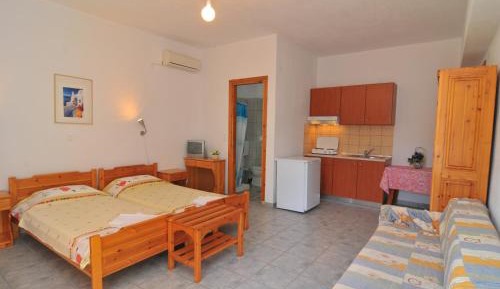 Studio (2 Adults + 2 Children) Upper or Ground Floor-