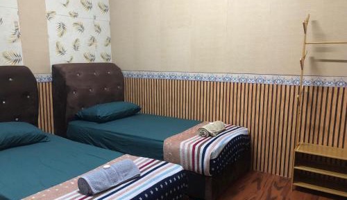 Twin Room with Private Bathroom