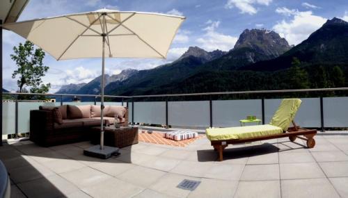 Apartment with Mountain View