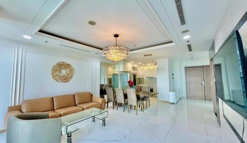 Four-Bedroom Luxury Apartment