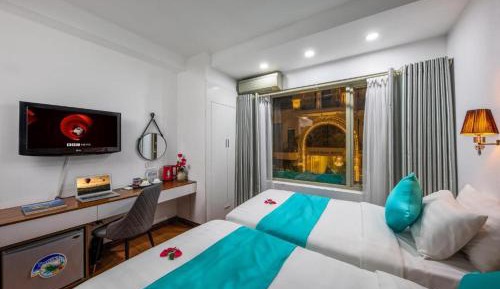 Suite with City View