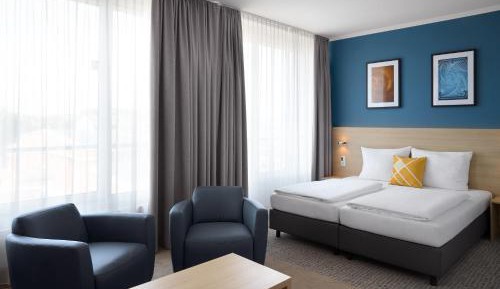 Spacious Standard King Room with Courtyard View