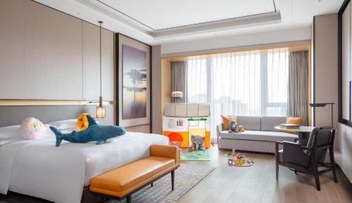Club Premium, Club lounge access, Guest room, 1 King