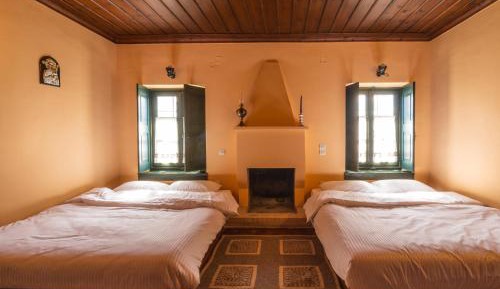 Deluxe Queen Room with Two Queen Beds