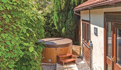 One-Bedroom Holiday Home 2
