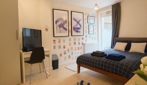 Double Room with Private Bathroom