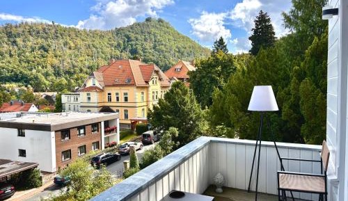 Two-Bedroom Deluxe Apartment with Balcony