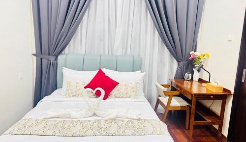Deluxe Double or Twin Room with City View
