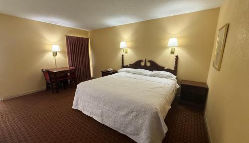Deluxe King Suite