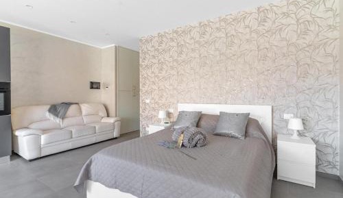 Deluxe Queen Suite