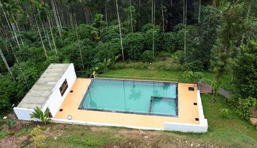 Two-Bedroom Apartment with Balcony