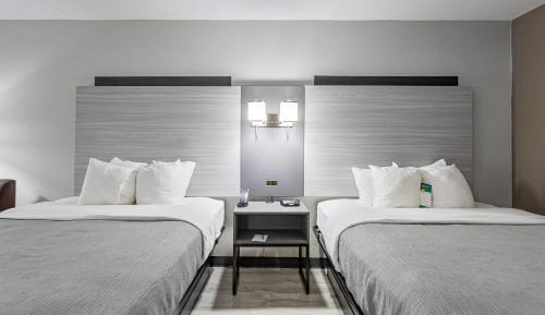 Queen Room with Two Queen Beds - Non-Smoking