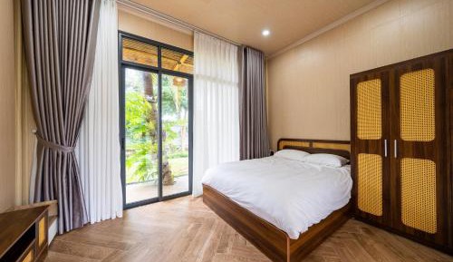 King Room with Garden View