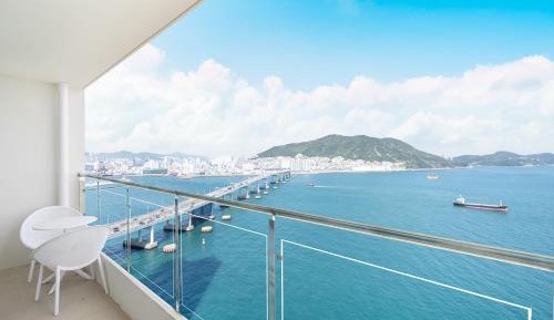 Deluxe Double or Twin Room with Sea View