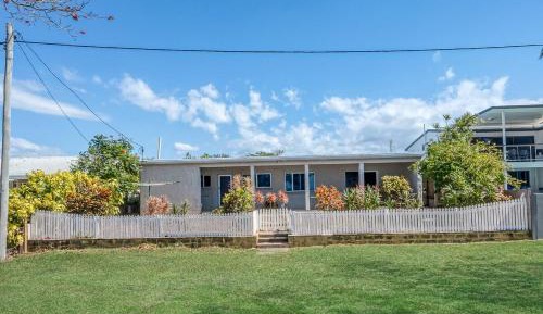 Three-Bedroom Holiday Home 
