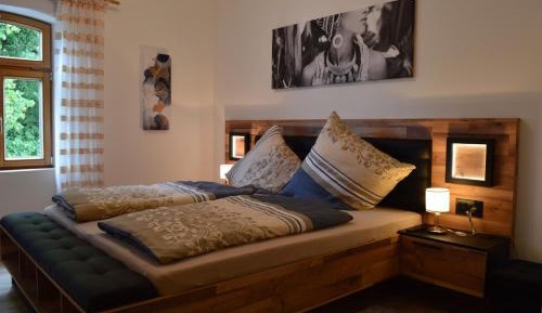 Double or Twin Room with Shared Bathroom
