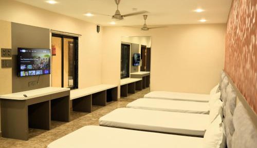 6-Bed Mixed Dormitory Room