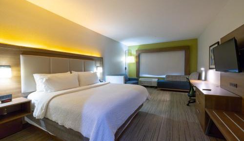 King Suite - Non-Smoking