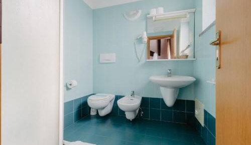 Economy Triple Room