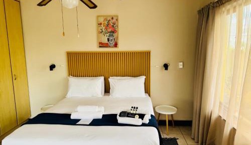 Premier Queen Room