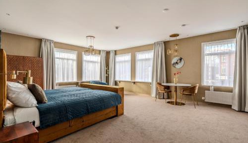 King Suite with Spa Bath