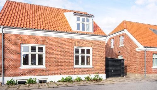 One-Bedroom Holiday Home