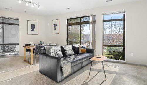 One-Bedroom Apartment - Non-Smoking