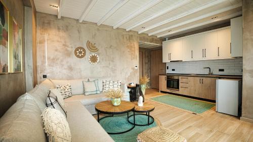 One-Bedroom Deluxe Apartment