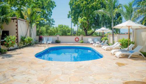 Deluxe King Room with Garden View