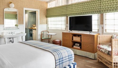 Standard King Room