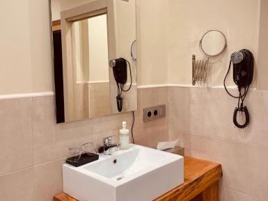 Double Interior Room with Hidromassage Bathtub